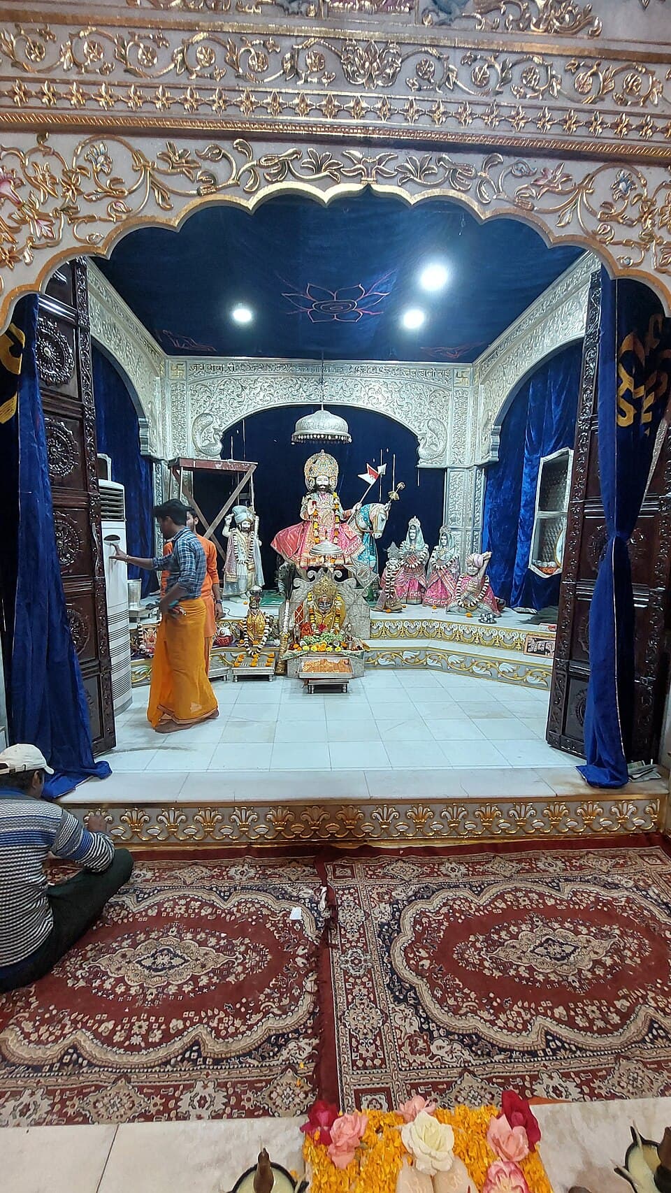 मंदिर प्रवेश द्वार
